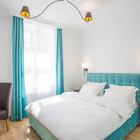 R.O.Y.A.L Apartments Lviv Exterior photo