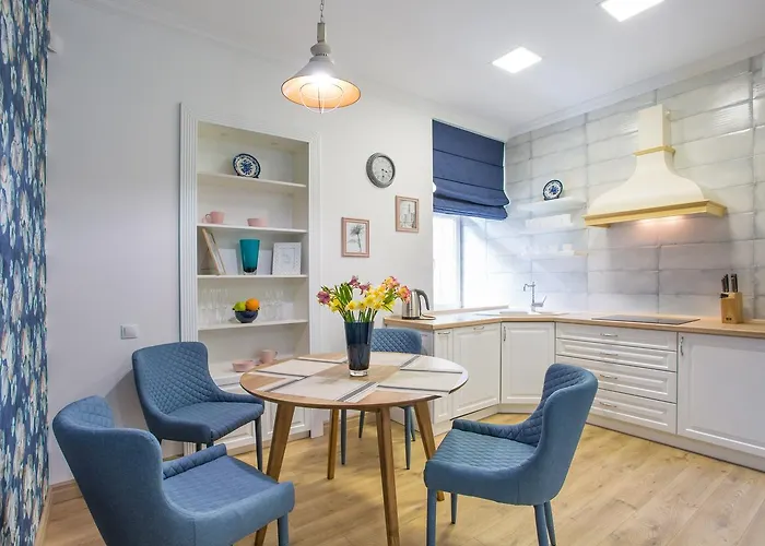 R.O.Y.A.L Apartments